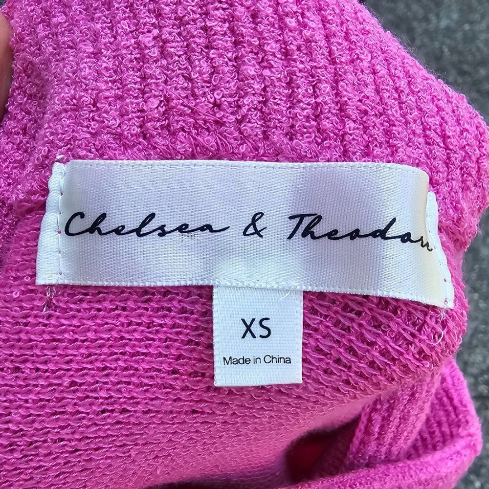 Chelsea & Theodore Pink Sweater For Women, Winter/Fall Sweater, Size XS - Picture 7 of 8